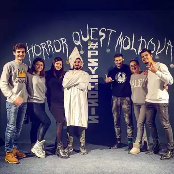 Команда игроков после квеста HQM